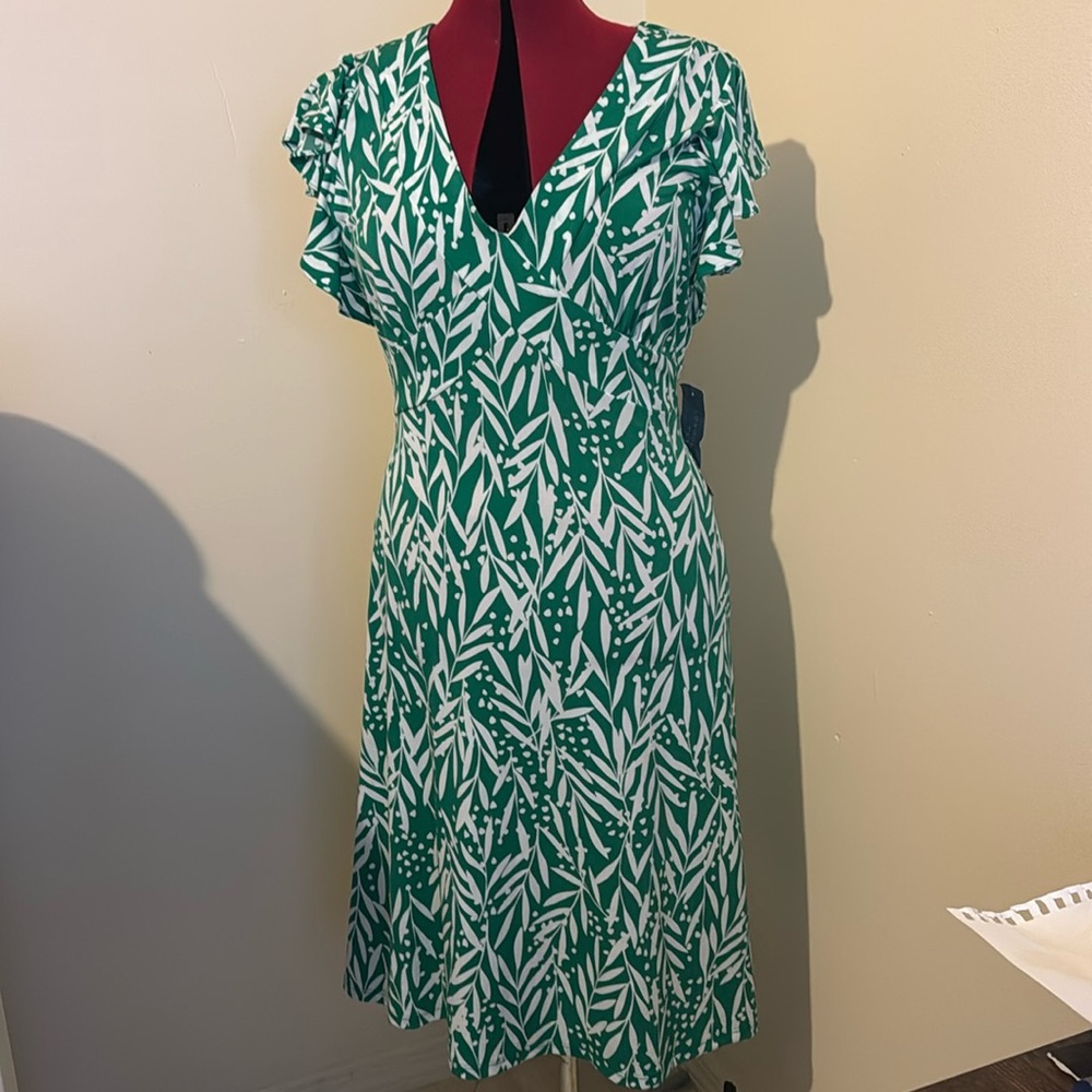 London times petite size 12 green and white stretchy dress with zipper NWT